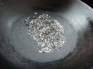芝麻玉米粉球怎么做，芝麻玉米粉球怎么做好吃，芝麻玉米粉球做法