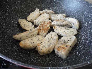 煎黑豆渣发糕怎么做，煎黑豆渣发糕怎么做好吃，煎黑豆渣发糕做法