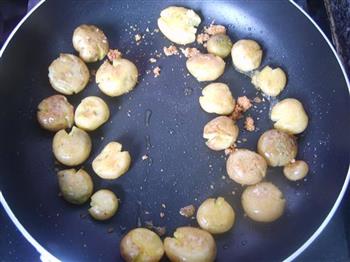 香煎椒盐小土豆怎么做，香煎椒盐小土豆怎么做好吃，香煎椒盐小土豆做法