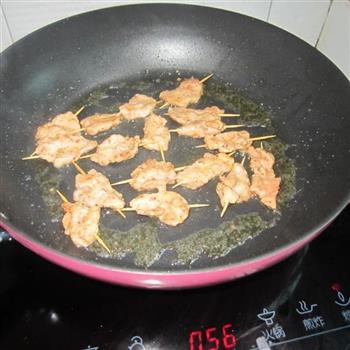 麻辣牙签肉串怎么做，麻辣牙签肉串怎么做好吃，麻辣牙签肉串做法