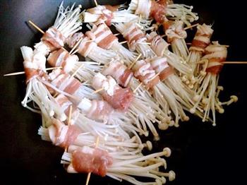 五花肉金针菇怎么做，五花肉金针菇怎么做好吃，五花肉金针菇做法