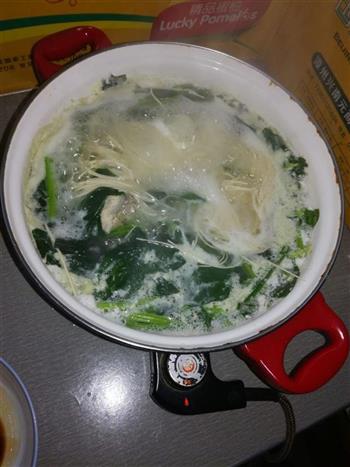 排骨挂面汤怎么做，排骨挂面汤怎么做好吃，排骨挂面汤做法