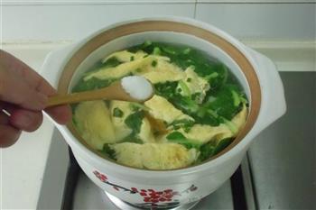 青菜蛋饺粉丝汤怎么做，青菜蛋饺粉丝汤怎么做好吃，青菜蛋饺粉丝汤做法