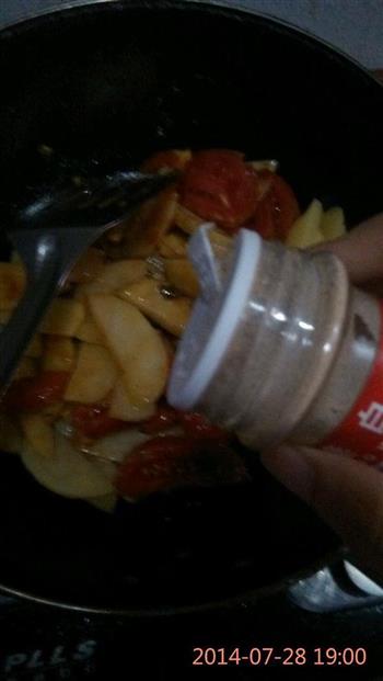 番茄烧土豆怎么做，番茄烧土豆怎么做好吃，番茄烧土豆做法