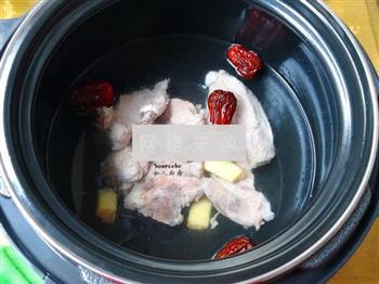 秋季养颜木瓜骨头汤怎么做，秋季养颜木瓜骨头汤怎么做好吃，秋季养颜木瓜骨头汤做法