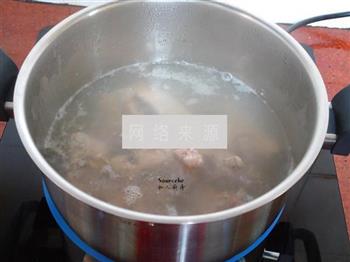 秋季养颜木瓜骨头汤怎么做，秋季养颜木瓜骨头汤怎么做好吃，秋季养颜木瓜骨头汤做法
