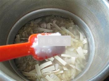 千张酸菜排骨汤怎么做，千张酸菜排骨汤怎么做好吃，千张酸菜排骨汤做法