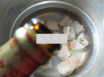 千张酸菜排骨汤怎么做，千张酸菜排骨汤怎么做好吃，千张酸菜排骨汤做法