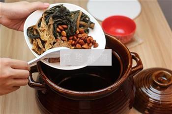 南北杏菜干益肺汤怎么做，南北杏菜干益肺汤怎么做好吃，南北杏菜干益肺汤做法