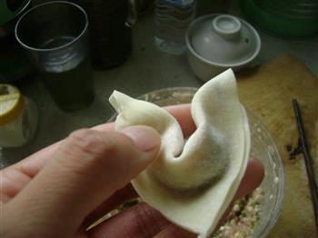 榨菜抄手怎么做，榨菜抄手怎么做好吃，榨菜抄手做法