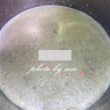 鸡蓉蘑菇粟米忌廉汤怎么做，鸡蓉蘑菇粟米忌廉汤怎么做好吃，鸡蓉蘑菇粟米忌廉汤做法