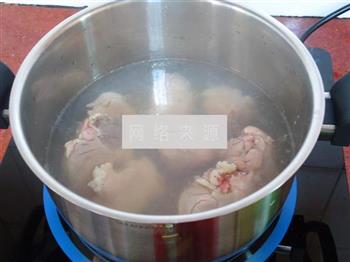 玉米脊骨汤怎么做，玉米脊骨汤怎么做好吃，玉米脊骨汤做法