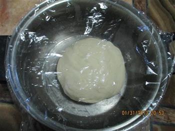 香肠肉松披萨怎么做，香肠肉松披萨怎么做好吃，香肠肉松披萨做法