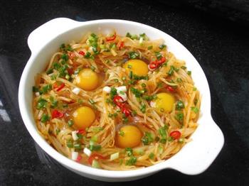 土豆丝烤鸡蛋怎么做，土豆丝烤鸡蛋怎么做好吃，土豆丝烤鸡蛋做法