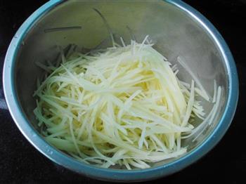 土豆丝烤鸡蛋怎么做，土豆丝烤鸡蛋怎么做好吃，土豆丝烤鸡蛋做法