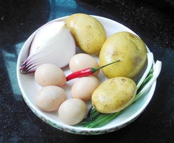 土豆丝烤鸡蛋怎么做，土豆丝烤鸡蛋怎么做好吃，土豆丝烤鸡蛋做法