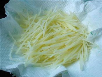土豆丝烤鸡蛋怎么做，土豆丝烤鸡蛋怎么做好吃，土豆丝烤鸡蛋做法