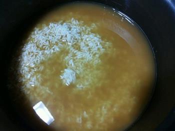 咸蛋肉粽怎么做，咸蛋肉粽怎么做好吃，咸蛋肉粽做法