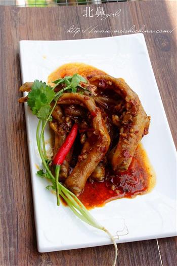 蒜香鸭掌怎么做，蒜香鸭掌怎么做好吃，蒜香鸭掌做法