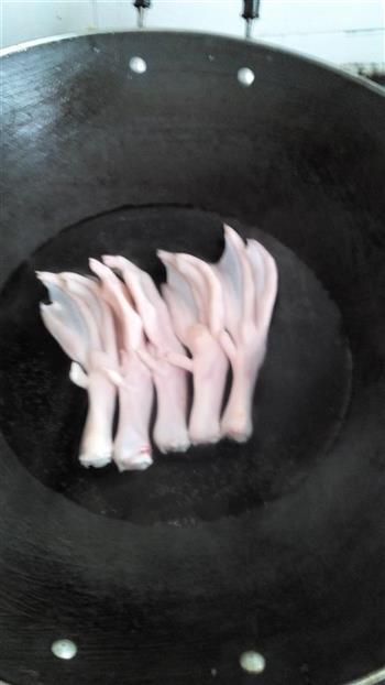 蒜香鸭掌怎么做，蒜香鸭掌怎么做好吃，蒜香鸭掌做法