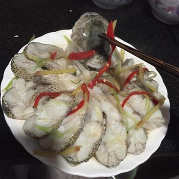 开屏鲈鱼怎么做，开屏鲈鱼怎么做好吃，开屏鲈鱼做法