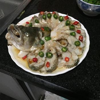 开屏鲈鱼怎么做，开屏鲈鱼怎么做好吃，开屏鲈鱼做法