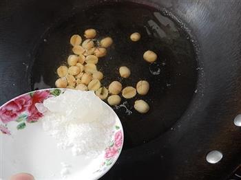 莲子龟苓膏怎么做，莲子龟苓膏怎么做好吃，莲子龟苓膏做法