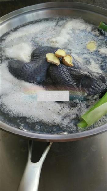 当归花生红枣炖乌鸡怎么做，当归花生红枣炖乌鸡怎么做好吃，当归花生红枣炖乌鸡做法