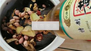 当归花生红枣炖乌鸡怎么做，当归花生红枣炖乌鸡怎么做好吃，当归花生红枣炖乌鸡做法