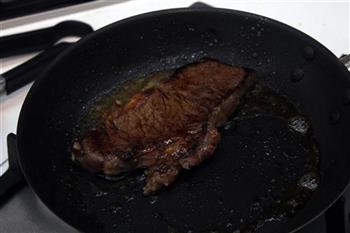 香煎黑椒牛扒怎么做，香煎黑椒牛扒怎么做好吃，香煎黑椒牛扒做法