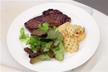 香煎黑椒牛扒怎么做，香煎黑椒牛扒怎么做好吃，香煎黑椒牛扒做法