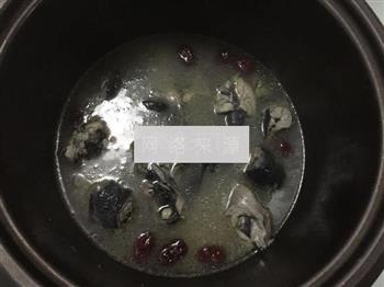 乌鸡红枣汤怎么做，乌鸡红枣汤怎么做好吃，乌鸡红枣汤做法