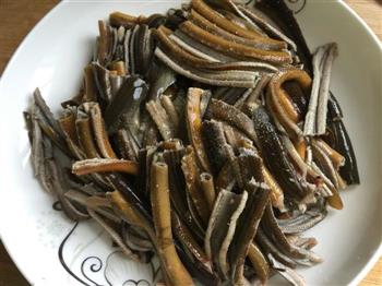 洋葱炒鳝丝怎么做，洋葱炒鳝丝怎么做好吃，洋葱炒鳝丝做法