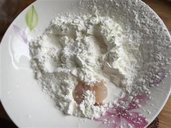 凤梨虾球怎么做，凤梨虾球怎么做好吃，凤梨虾球做法