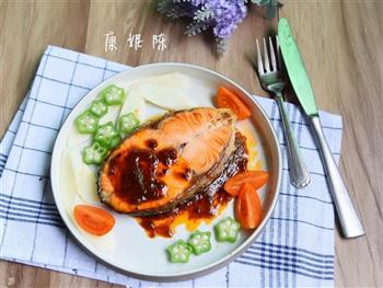 黑椒汁三文鱼扒怎么做，黑椒汁三文鱼扒怎么做好吃，黑椒汁三文鱼扒做法