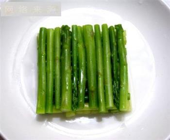 上汤竹荪扒芦笋怎么做，上汤竹荪扒芦笋怎么做好吃，上汤竹荪扒芦笋做法