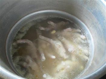 鸡爪黄豆汤怎么做，鸡爪黄豆汤怎么做好吃，鸡爪黄豆汤做法