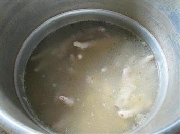 鸡爪黄豆汤怎么做，鸡爪黄豆汤怎么做好吃，鸡爪黄豆汤做法
