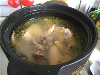 鸡枞菌土鸡汤怎么做，鸡枞菌土鸡汤怎么做好吃，鸡枞菌土鸡汤做法