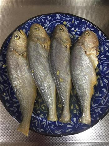 烤黄鱼怎么做，烤黄鱼怎么做好吃，烤黄鱼做法