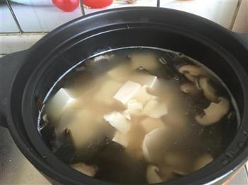 豆腐味增汤怎么做，豆腐味增汤怎么做好吃，豆腐味增汤做法