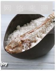 盐焗红头鱼怎么做，盐焗红头鱼怎么做好吃，盐焗红头鱼做法