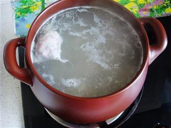 坤博砂锅炖香菇排骨汤怎么做，坤博砂锅炖香菇排骨汤怎么做好吃，坤博砂锅炖香菇排骨汤做法