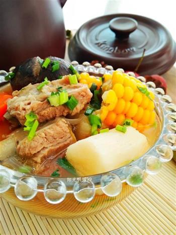 坤博砂锅炖香菇排骨汤怎么做，坤博砂锅炖香菇排骨汤怎么做好吃，坤博砂锅炖香菇排骨汤做法