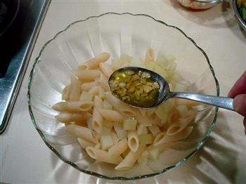 海鲜果蔬意粉沙拉怎么做，海鲜果蔬意粉沙拉怎么做好吃，海鲜果蔬意粉沙拉做法