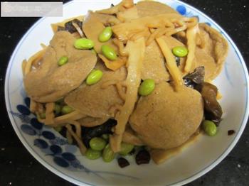 红烧素鸡毛豆怎么做，红烧素鸡毛豆怎么做好吃，红烧素鸡毛豆做法