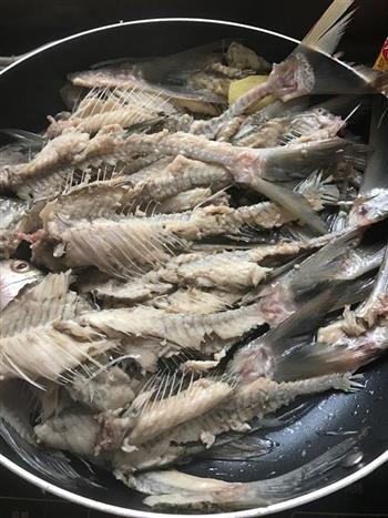 粉葛果皮鲮鱼尾老火汤怎么做，粉葛果皮鲮鱼尾老火汤怎么做好吃，粉葛果皮鲮鱼尾老火汤做法