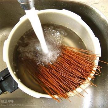 奥特曼冷面怎么做，奥特曼冷面怎么做好吃，奥特曼冷面做法