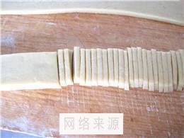 糖霜琵琶梗怎么做，糖霜琵琶梗怎么做好吃，糖霜琵琶梗做法