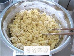 糖霜琵琶梗怎么做，糖霜琵琶梗怎么做好吃，糖霜琵琶梗做法